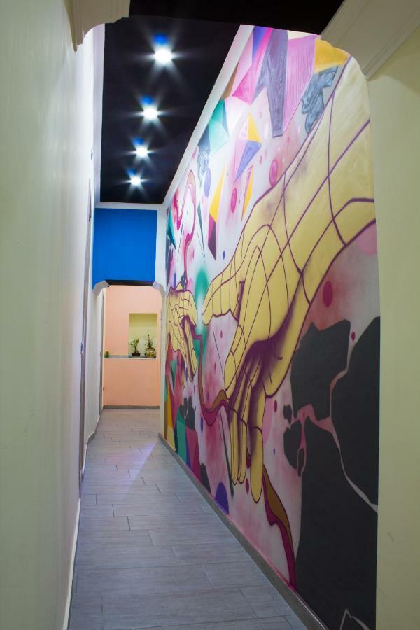 Holiday Naples Art Rooms Exterior photo